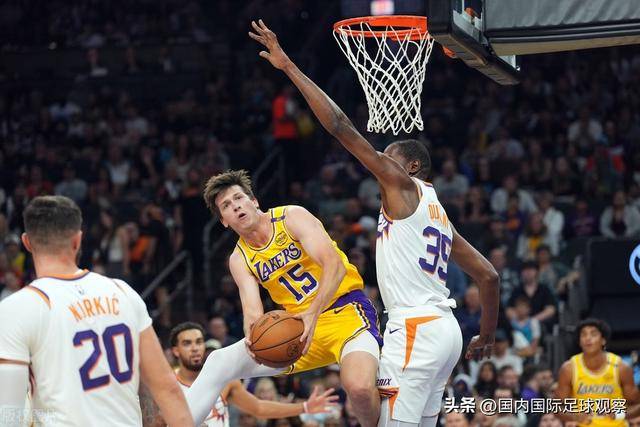 Windhorst：福克斯下半场低效 哈珀表现更好&主帅却没多给时间